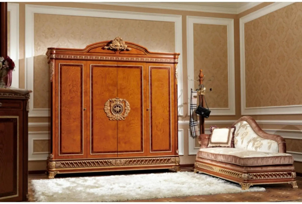 European-style Carved Beech Master Bedroom Red-brown Wood Color Veneer Gold Leaf Retro Queen Bed