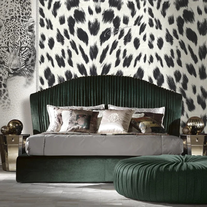 Italian designer bed Italian leather bed Light luxury modern master bedroom high-end luxury villa bed widescreen floor bed