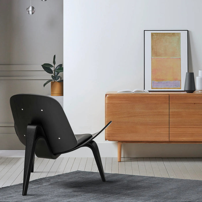 Nordic Three-Legged Shell Chair Smiling Lounge Chair Replica Simple sofa Airplane Chair Living Room Furniture Faux Leather Chair