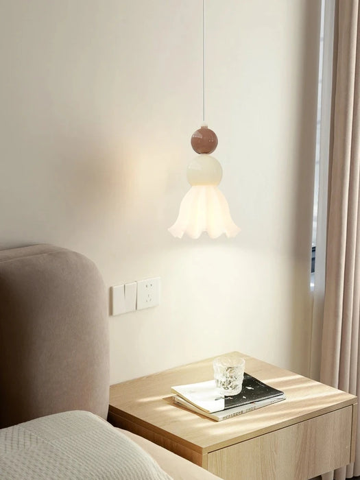 The new flower chandelier bedroom headboard cream wind ins eye protection headboard ceiling lamp is simple and modern