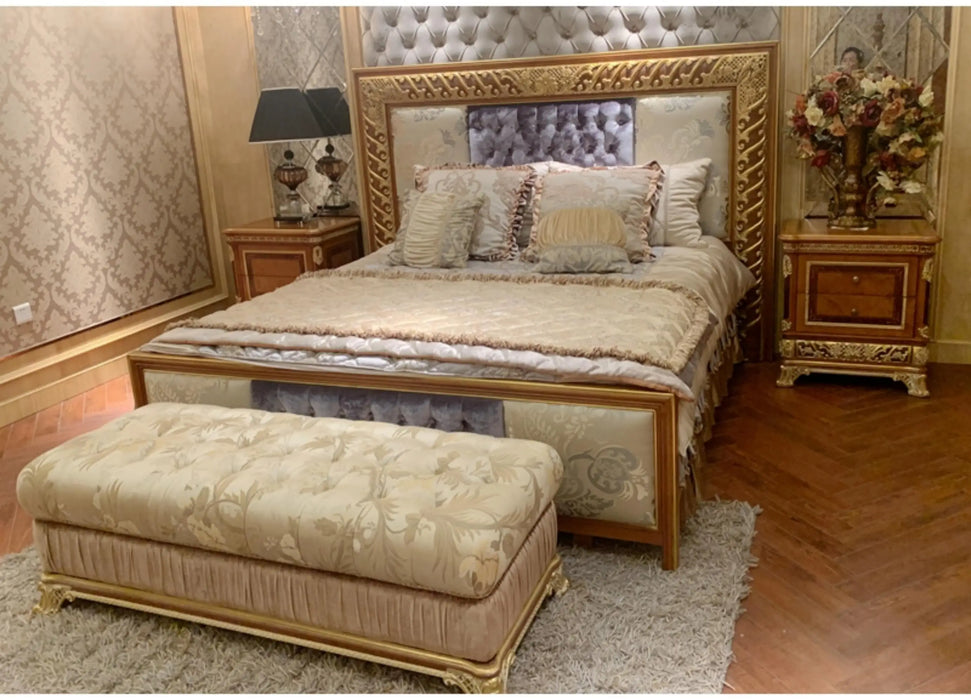 European-style Carved Beech Master Bedroom Red-brown Wood Color Veneer Gold Leaf Retro Queen Bed